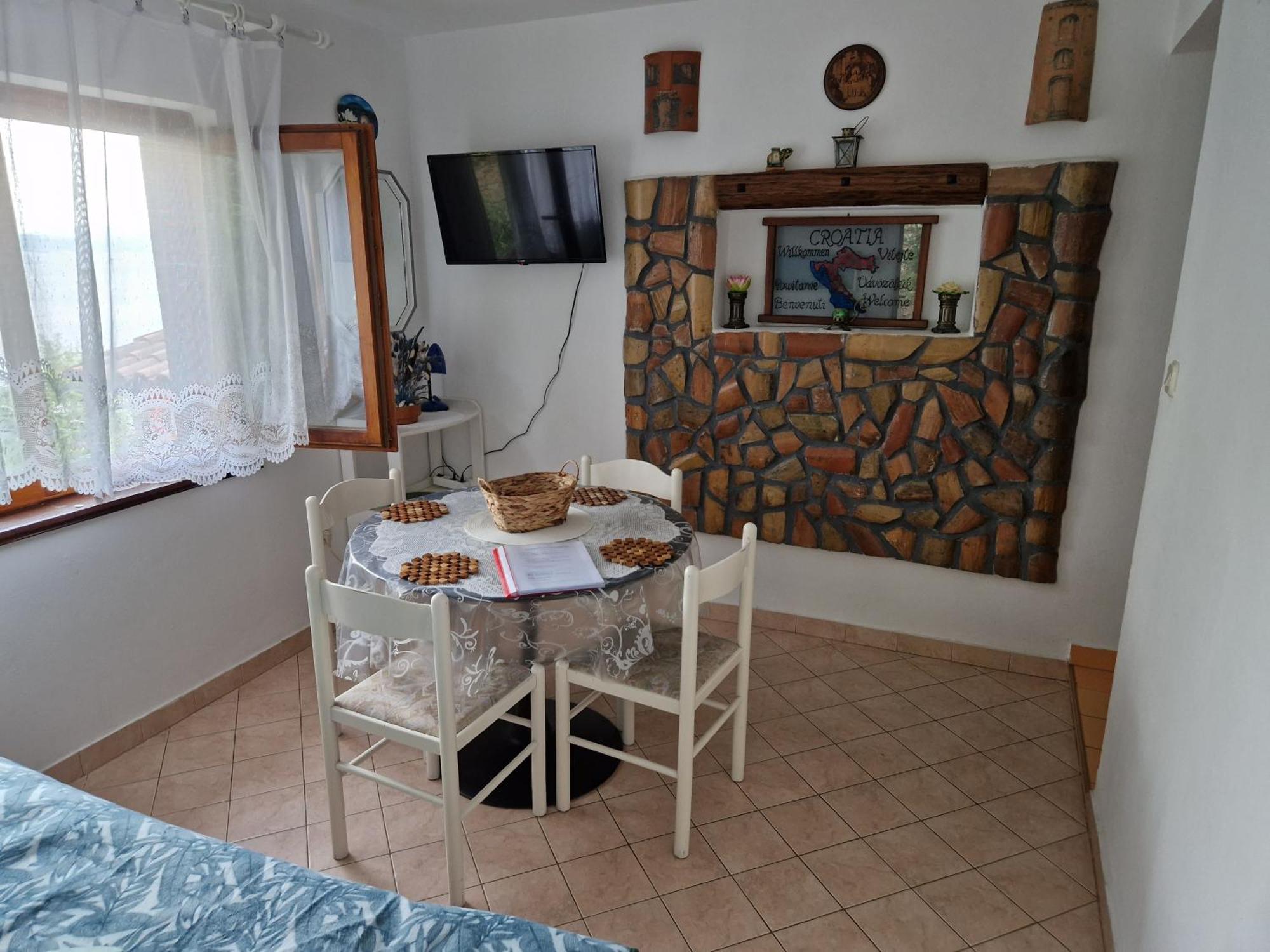Apartments Zlatko Ičići Rom bilde
