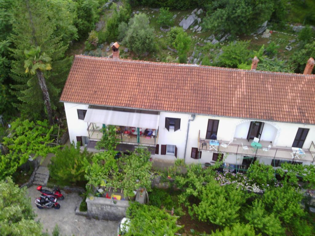 Apartments Zlatko Ičići Eksteriør bilde